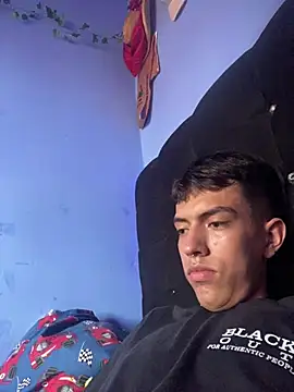 Juan Gomezz26 online show from April 7, 2026, 9:26 pm