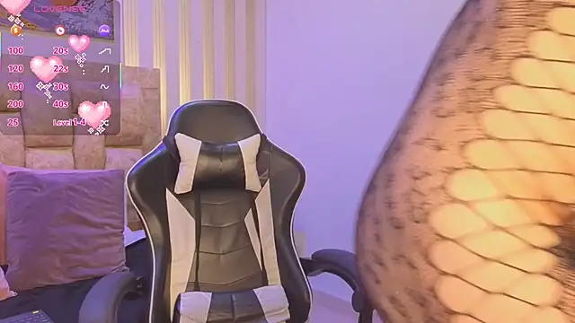 Snapshot of persefone_sky chatting on February 22, 2026, 3:40 am persefone sky online show from February 22, 2026, 3:40 am