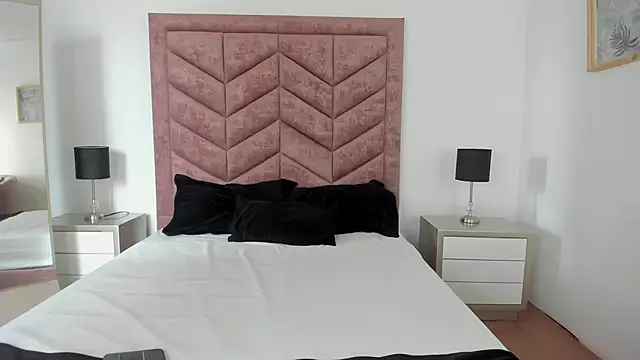 Scarlett  Noir online show from February 26, 2026, 3:44 pm