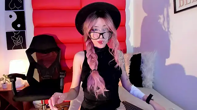 Oliviamonroex18 online show from January 10, 2026, 2:24 am