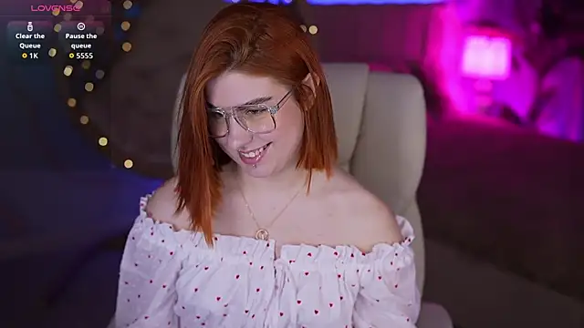 GingerPinky online show from March 24, 2026, 2:11 pm