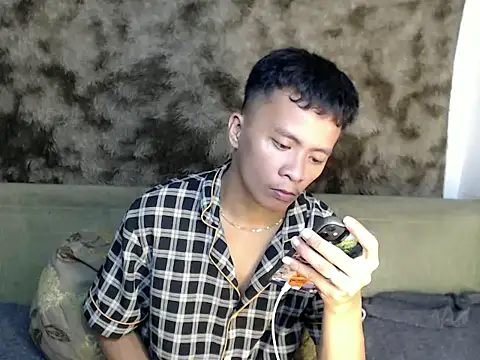 Snapshot of ur_twinkKirk6969 chatting on June 23, 2026, 2:15 pm ur twinkKirk6969 online show from June 23, 2026, 2:15 pm