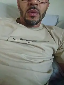 Snapshot of Jeff89sp chatting on July 21, 2026, 8:33 pm Jeff89sp online show from July 21, 2026, 8:33 pm
