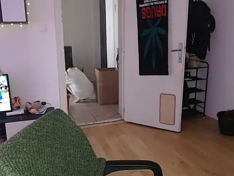 AlienforTwenty online show from December 21, 2025, 9:27 am