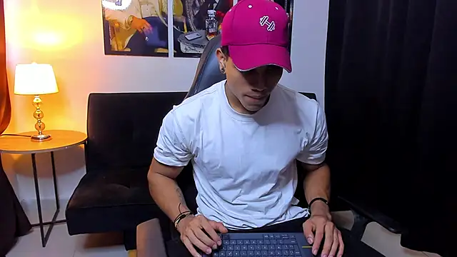 Dustyn Michelle1 online show from February 5, 2026, 6:34 pm