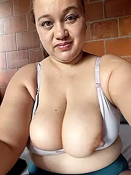 Snapshot of MMia_18 chatting on January 18, 2026, 11:58 am MMia 18 online show from January 18, 2026, 11:58 am