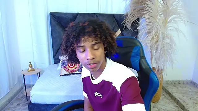 angelll18  online show from February 14, 2026, 8:49 pm