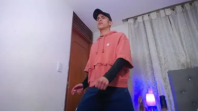 TOMBOYSEXX online show from April 4, 2026, 1:59 am