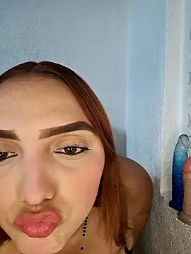 Mia em online show from January 7, 2026, 6:54 pm