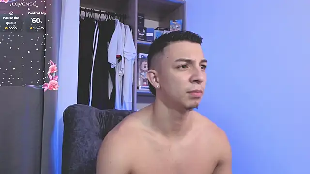 Samuel up01 online show from April 12, 2026, 1:43 am