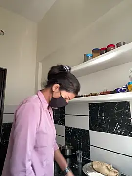 Pooja Love143 online show from April 5, 2026, 5:48 am