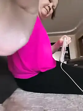 -Queen- online show from February 12, 2026, 12:22 pm