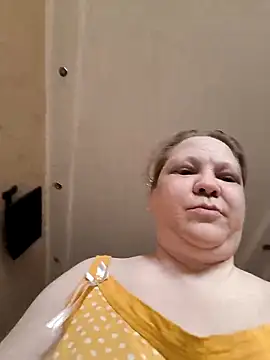 -Queen- online show from February 23, 2026, 5:27 am