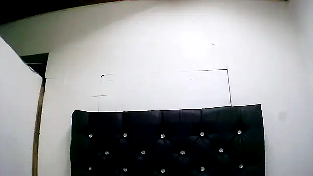 Snapshot of THICKBARBIE32 chatting on February 4, 2026, 2:50 am THICKBARBIE32 online show from February 4, 2026, 2:50 am