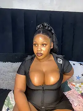 THICKBARBIE32 online show from August 5, 2026, 9:28 pm