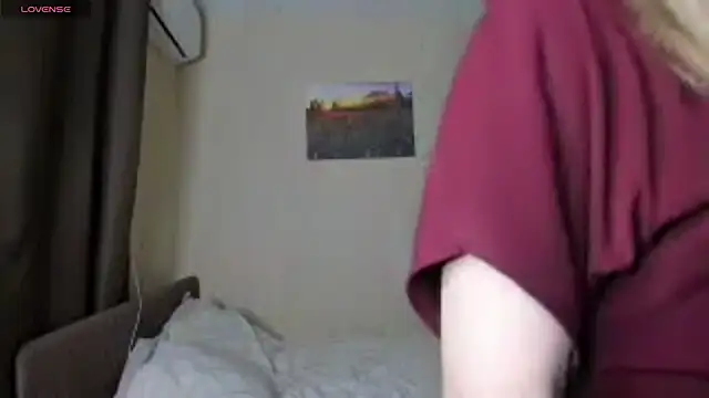 Snapshot of SkyeDavis chatting on February 1, 2026, 8:07 pm SkyeDavis online show from February 1, 2026, 8:07 pm