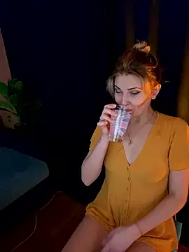 Snapshot of WetHotMilfaa chatting on January 10, 2026, 10:25 pm WetHotMilfaa online show from January 10, 2026, 10:25 pm