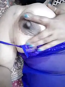 Snapshot of Mona_darling11 chatting on February 28, 2026, 6:42 pm Mona darling11 online show from February 28, 2026, 6:42 pm