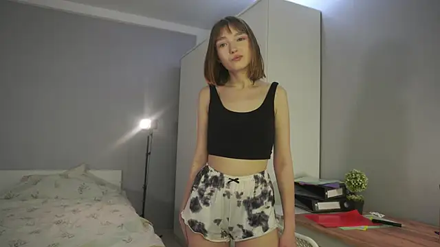Leyla crsh online show from May 28, 2026, 5:16 am