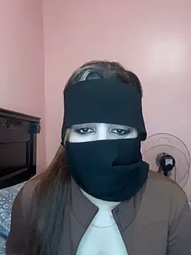 farawla-00 online show from April 4, 2026, 9:56 pm