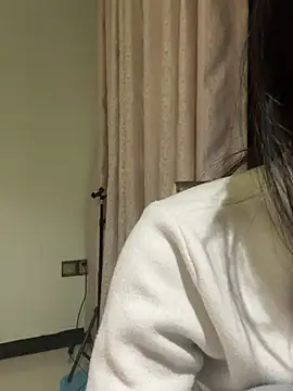 mengmeng776 online show from February 9, 2026, 1:37 pm