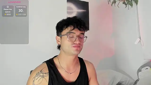 charlie dicker online show from December 19, 2025, 11:45 pm