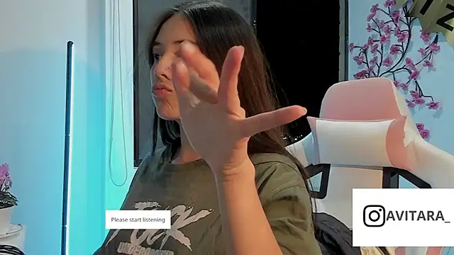 vanesita  online show from February 18, 2026, 2:40 am