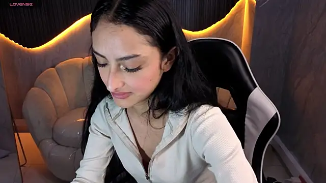 Tifany Tx online show from April 15, 2026, 7:58 pm