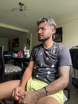 thedragonboyxxx online show from April 17, 2026, 3:26 pm