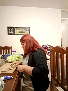 Snapshot of LUNARB23 chatting on December 21, 2025, 6:20 am LUNARB23 online show from December 21, 2025, 6:20 am