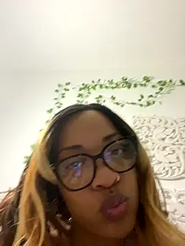 SweeTexasKyn online show from December 17, 2025, 5:13 am