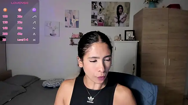 Snapshot of VEROSlen- chatting on February 12, 2026, 1:33 am VEROSlen- online show from February 12, 2026, 1:33 am