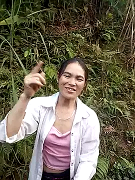 Snapshot of Girl_cutee chatting on February 17, 2026, 9:39 am Girl cutee online show from February 17, 2026, 9:39 am