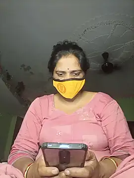 DIRTY-MOMS online show from July 8, 2026, 5:06 pm
