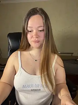 Snapshot of CaramelleSugarr chatting on May 4, 2026, 6:37 pm CaramelleSugarr online show from May 4, 2026, 6:37 pm