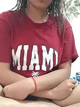 Snapshot of mayrakhan11 chatting on February 17, 2026, 2:08 am mayrakhan11 online show from February 17, 2026, 2:08 am