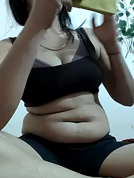 Snapshot of mayrakhan11 chatting on February 20, 2026, 5:46 pm mayrakhan11 online show from February 20, 2026, 5:46 pm