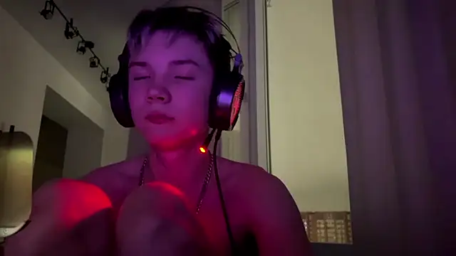 MilesSwanson online show from December 21, 2025, 10:28 pm