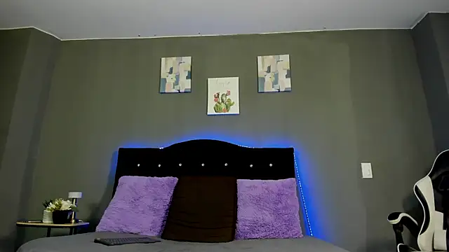 alex xhunter online show from March 27, 2026, 7:24 pm