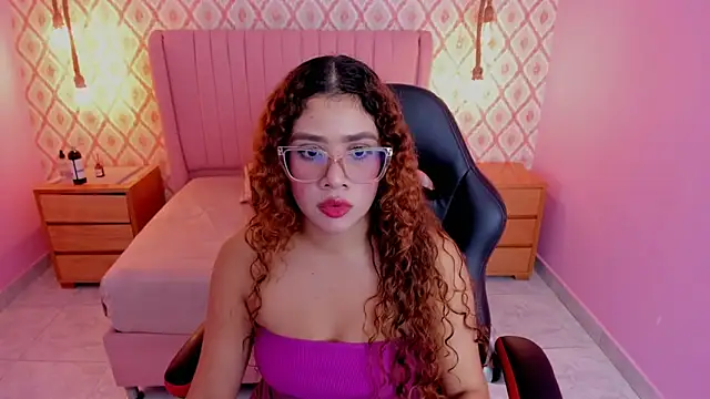 SIENNA FOX4 online show from March 26, 2026, 12:44 pm