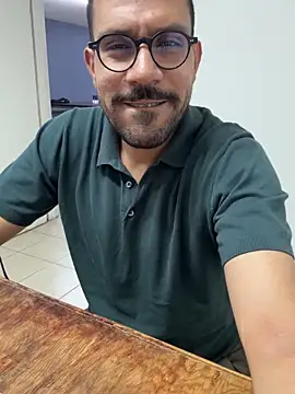 Snapshot of AdrianGarcia89 chatting on May 21, 2026, 1:34 am AdrianGarcia89 online show from May 21, 2026, 1:34 am