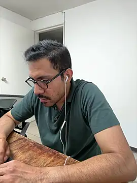 Snapshot of AdrianGarcia89 chatting on August 1, 2026, 2:44 am AdrianGarcia89 online show from August 1, 2026, 2:44 am
