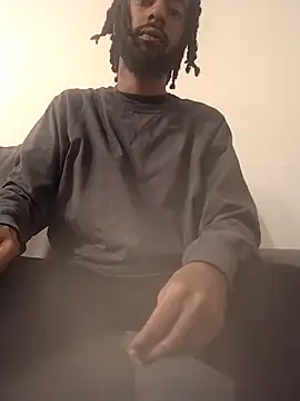 Snapshot of AverageAnt_ chatting on February 26, 2026, 5:45 pm AverageAnt online show from February 26, 2026, 5:45 pm