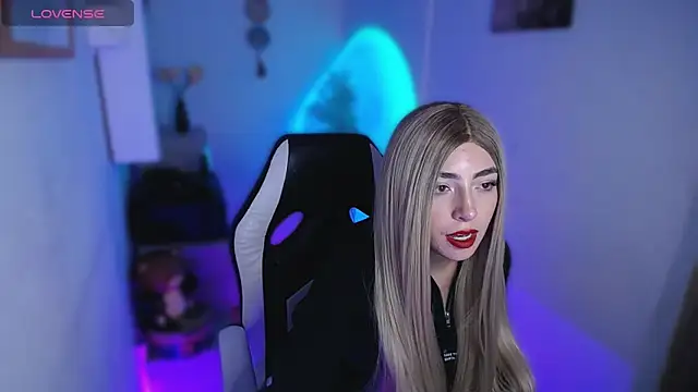 channel blondee online show from March 12, 2026, 10:27 pm