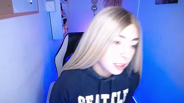 channel blondee online show from April 7, 2026, 12:22 am