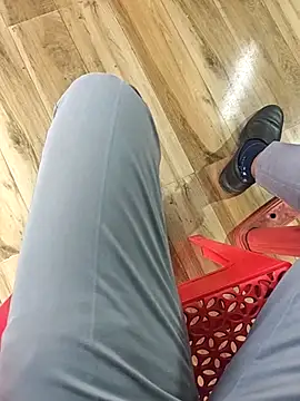 AqueousCrepe online show from April 13, 2026, 12:43 pm