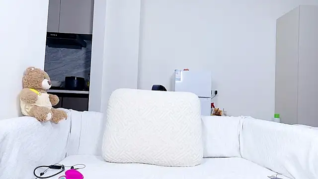 xinxinchuxin661 online show from February 12, 2026, 2:12 pm