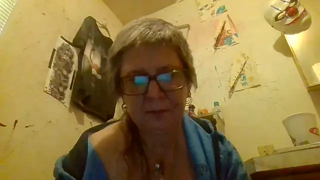 Snapshot of becky1111 chatting on April 5, 2026, 11:13 pm becky1111 online show from April 5, 2026, 11:13 pm