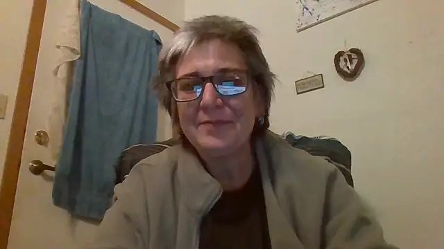 becky1111 online show from May 4, 2026, 2:18 am