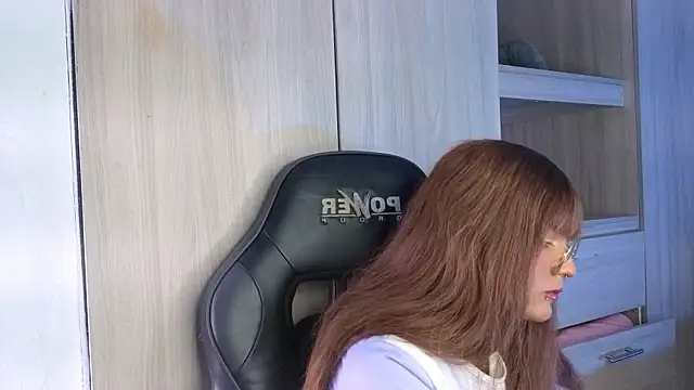 tiffanyy 777 online show from March 28, 2026, 9:03 pm